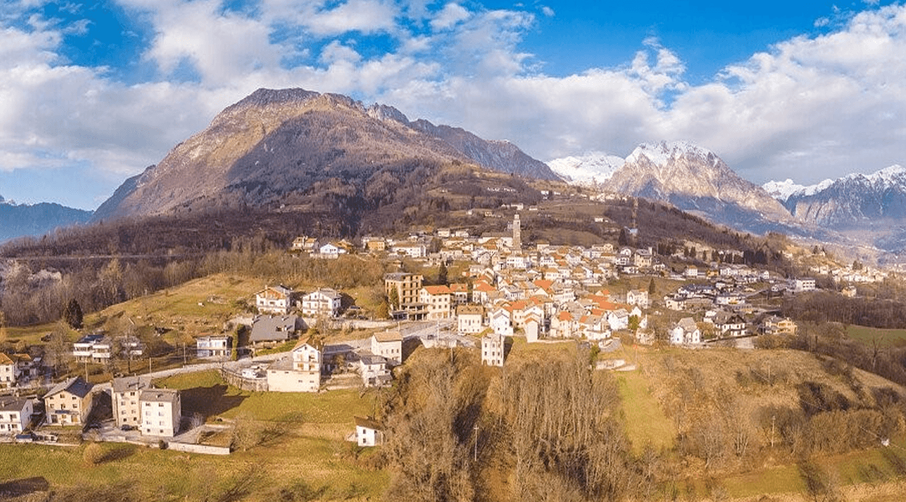 Due realtà, Una identità